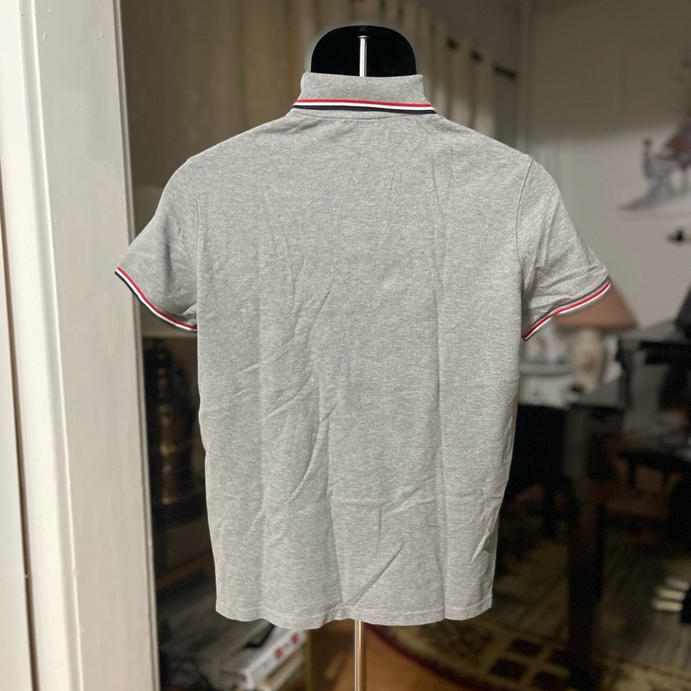 Like New Men’s Size Medium Moncler Logo-appliquéd Polo Shirt 100% Cotton Grey - Picture 11 of 17